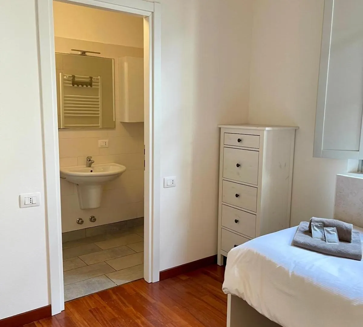 Calicantus Apartments Atena Como 0*,  Italia
