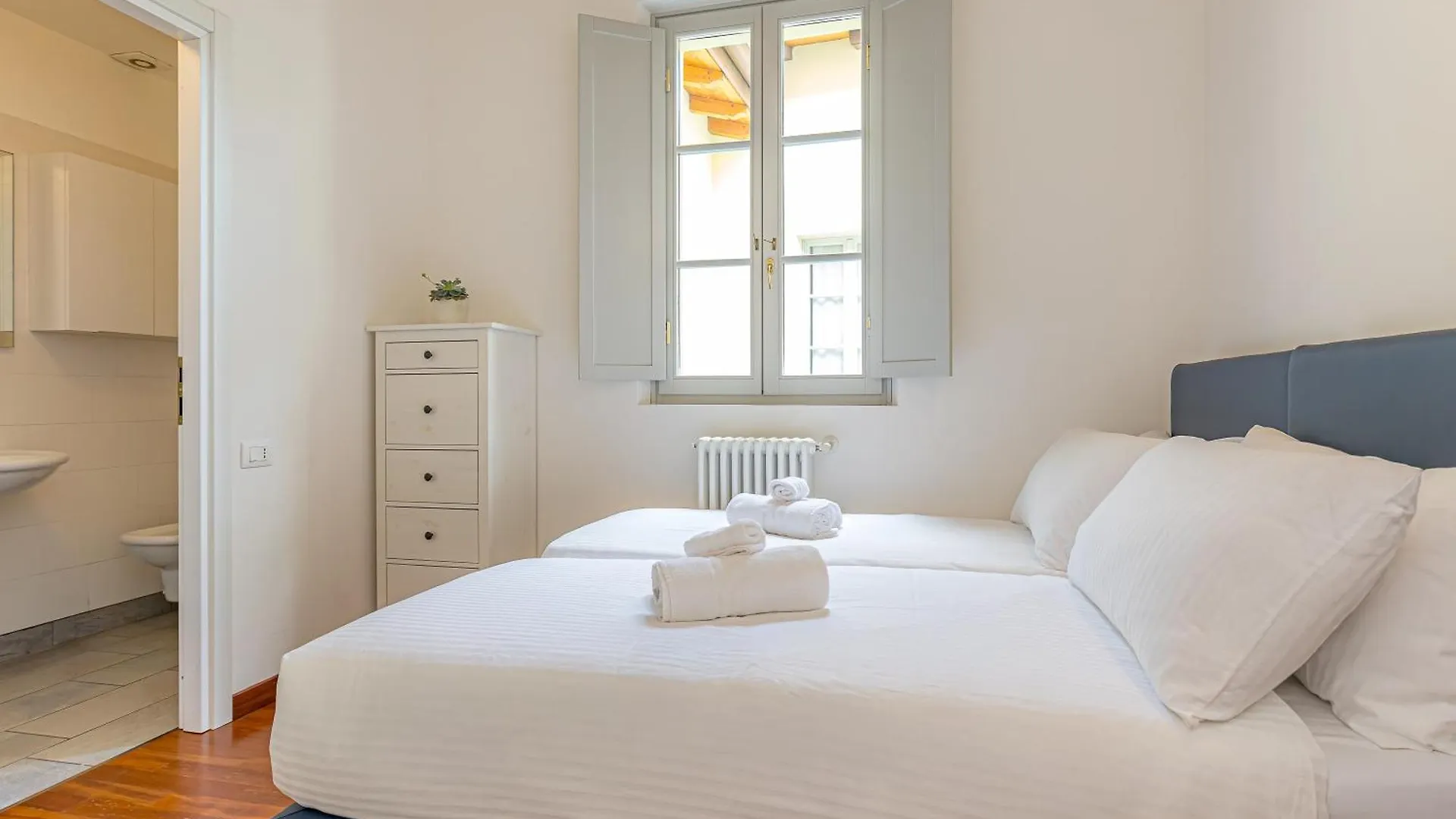 Calicantus Apartments Atena Como 0*,  Italia